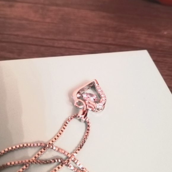 Heart Pendant Necklace. Dancing Zirconia Stone. - Picture 5 of 6